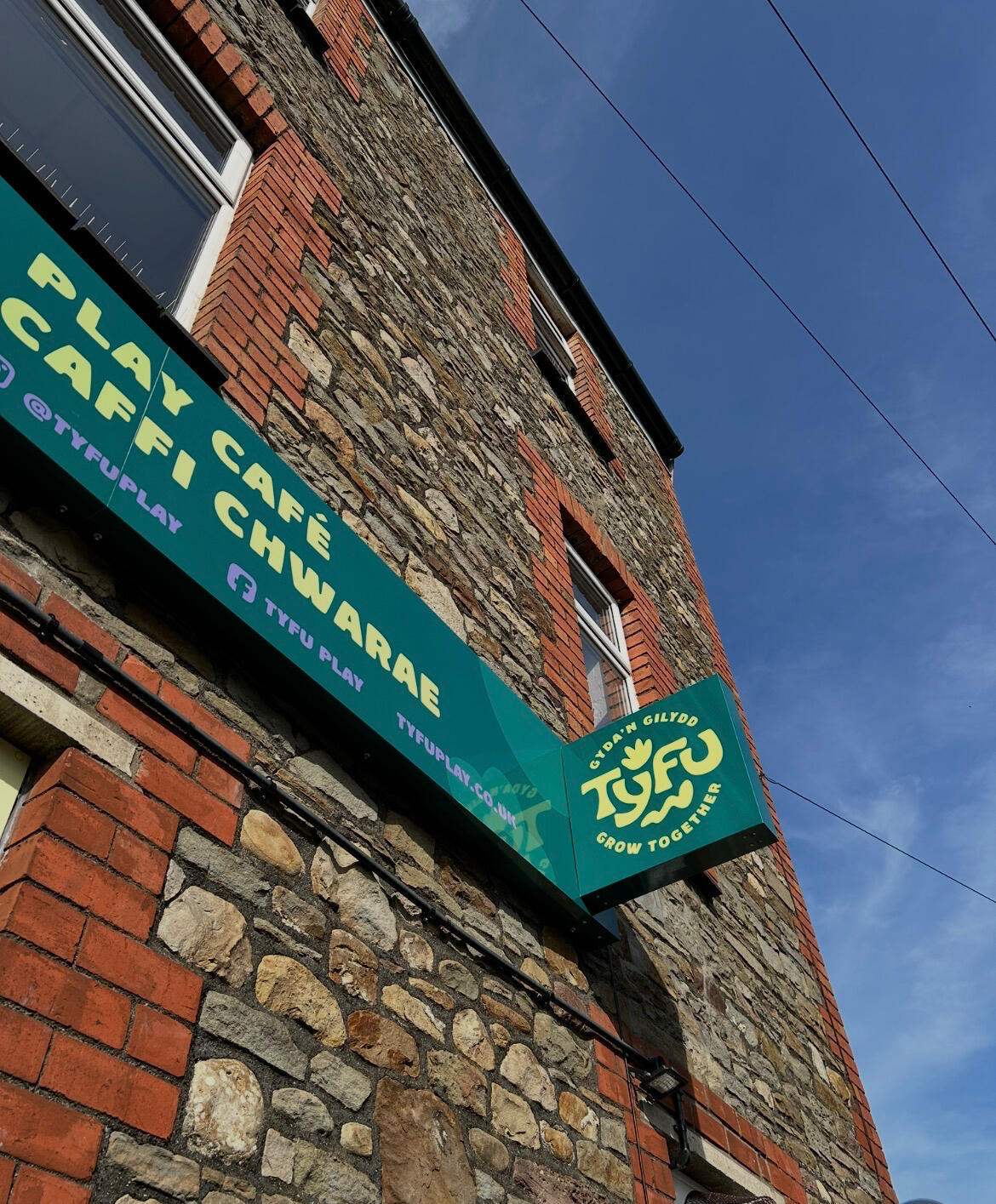 External Tray Signs